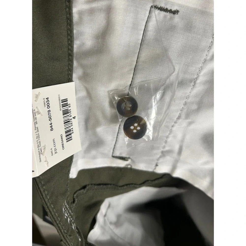 NWT ana A New Approach Women Bermuda Shorts Oregano Green 9 Inch Inseam Size 4 - Picture 10 of 11